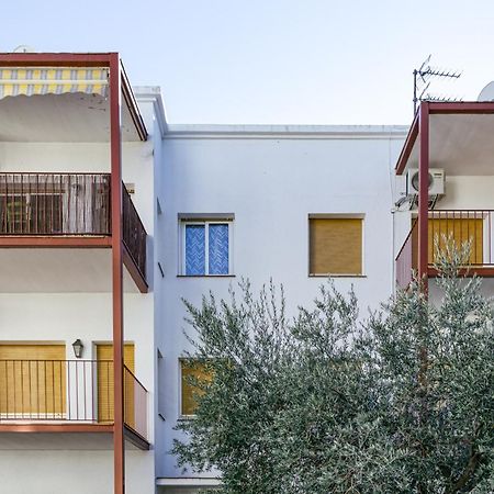 Apartmán Londres Roses Exteriér fotografie
